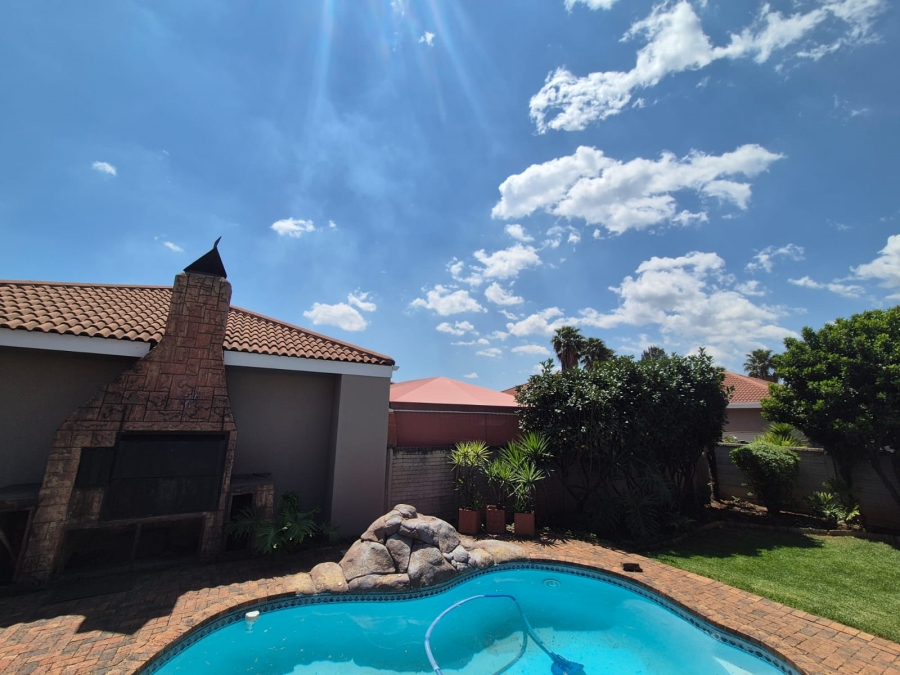4 Bedroom Property for Sale in Vaalpark Free State